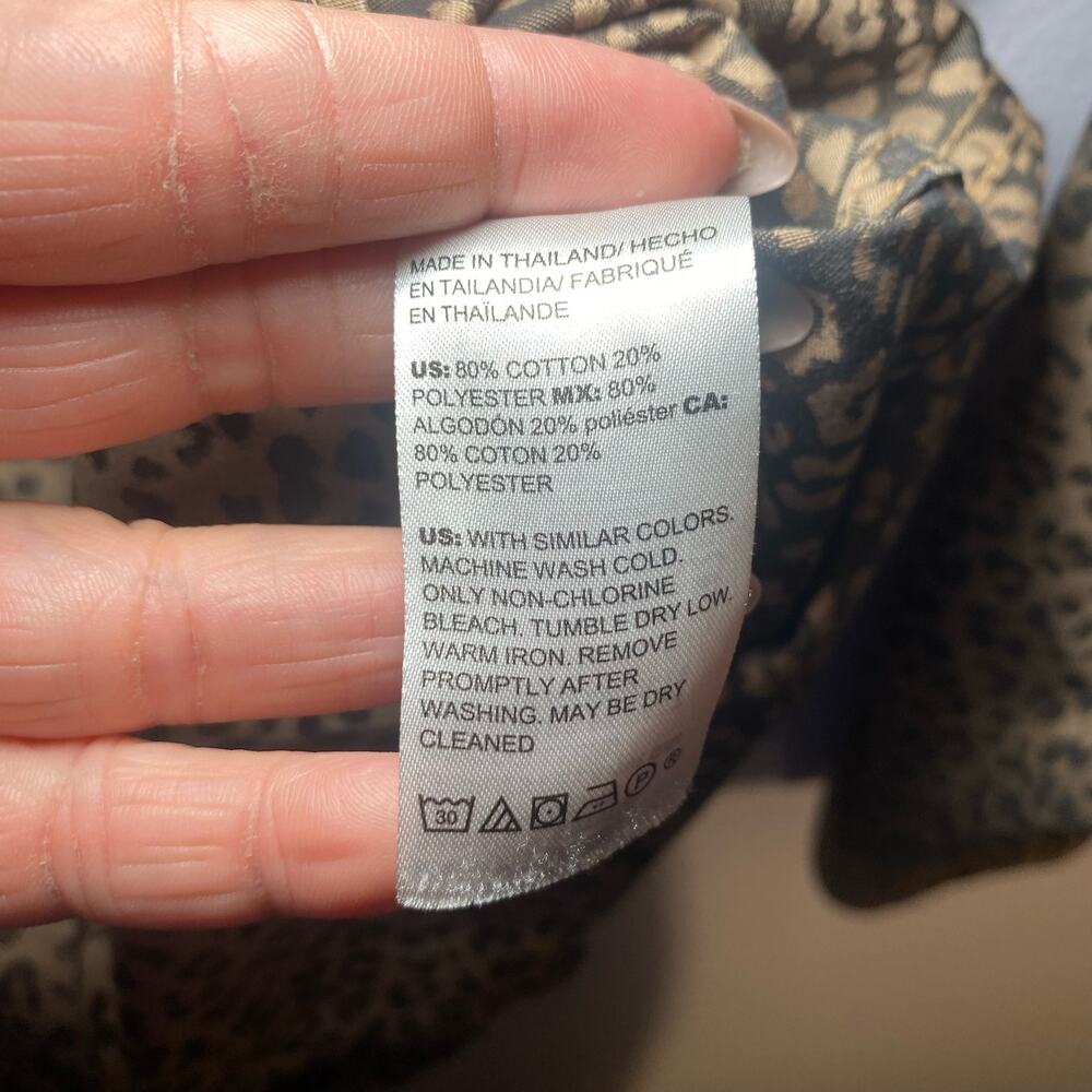 Chico's Brown Cheetah Animal Print Button Down Shirt Women's size 2 / 12 / 14 - Picture 8 of 9